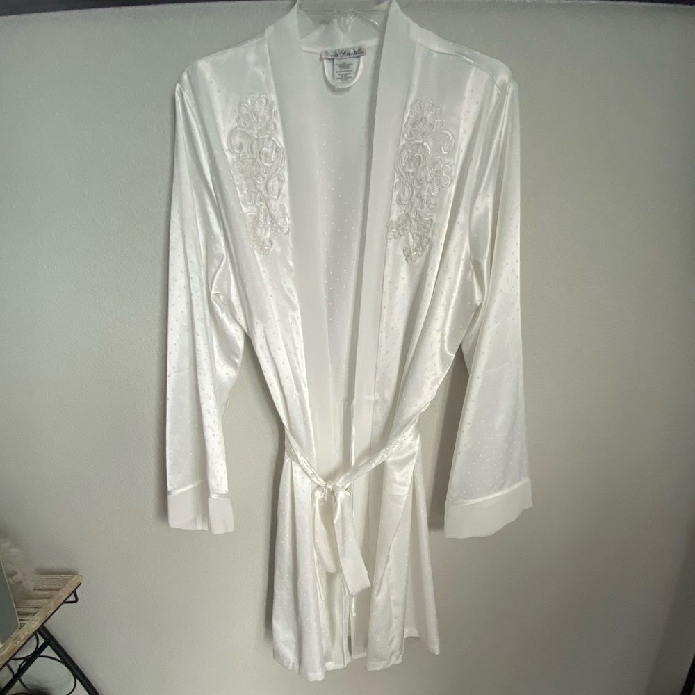 Linea Donatella Embroidered Robe